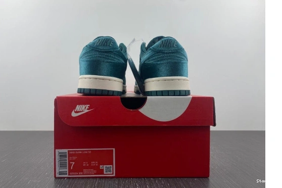 Velvet Nike DZ5224-300 Dunk Green Low 1021